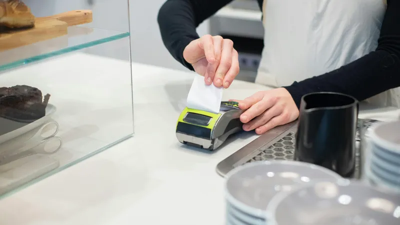 Минфин намерен следить за продажами ИП и фирм